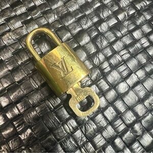 LOUIS VUITTON | Lock and Key